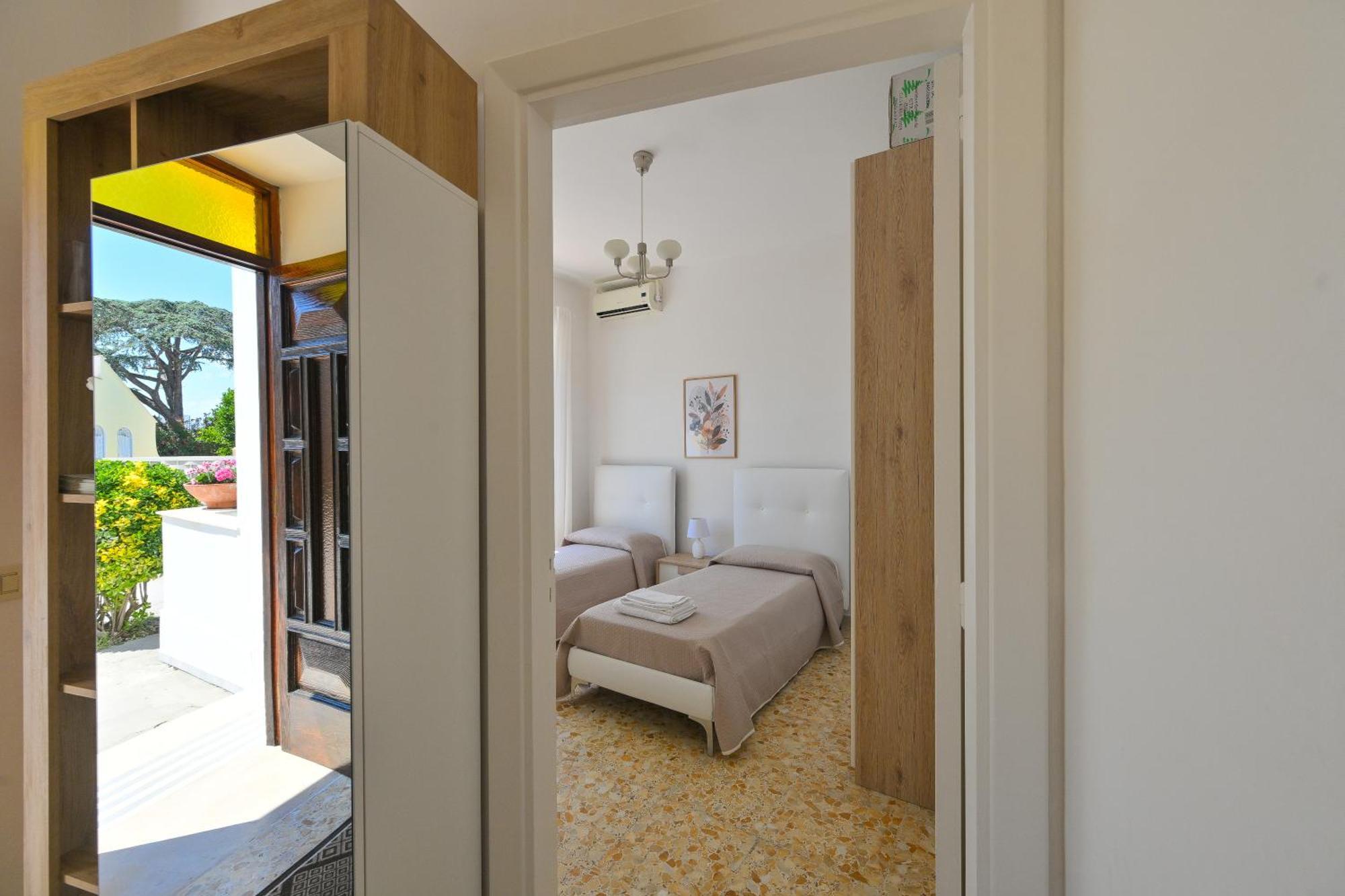Maddalena Con Piscina, Giardino E Posto Auto - 6 Posti Letto