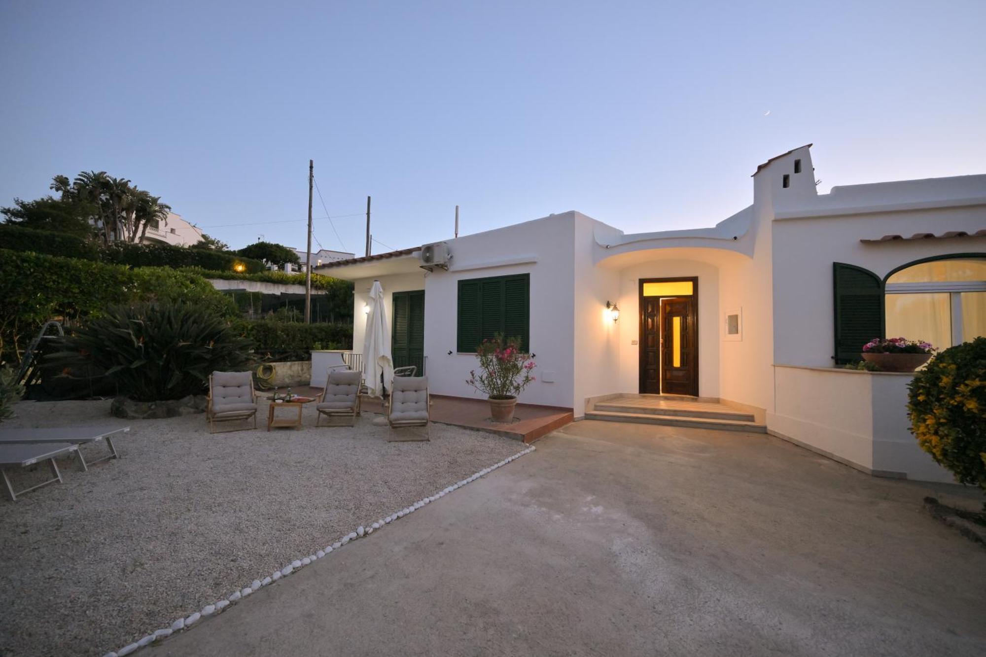 Maddalena Con Piscina, Giardino E Posto Auto - 6 Posti Letto Villa Ischia